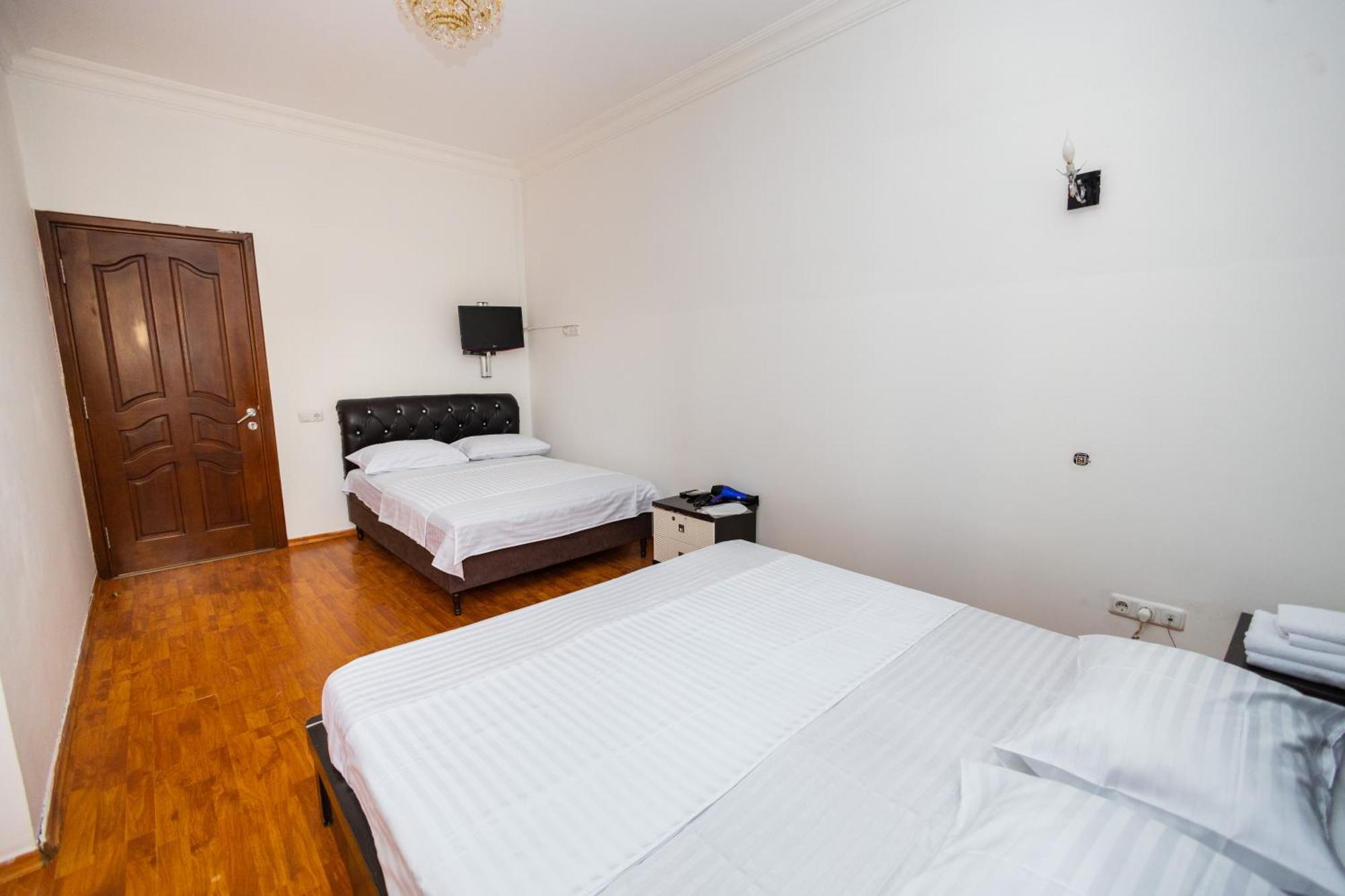 Yan Hotel Erywań Zewnętrze zdjęcie