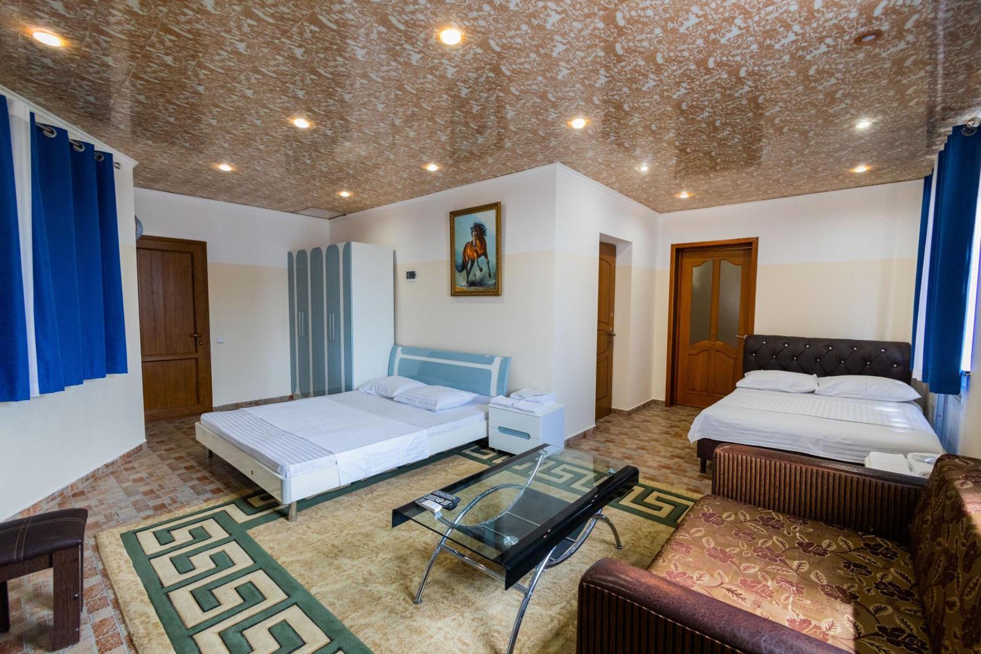 Yan Hotel Erywań Zewnętrze zdjęcie