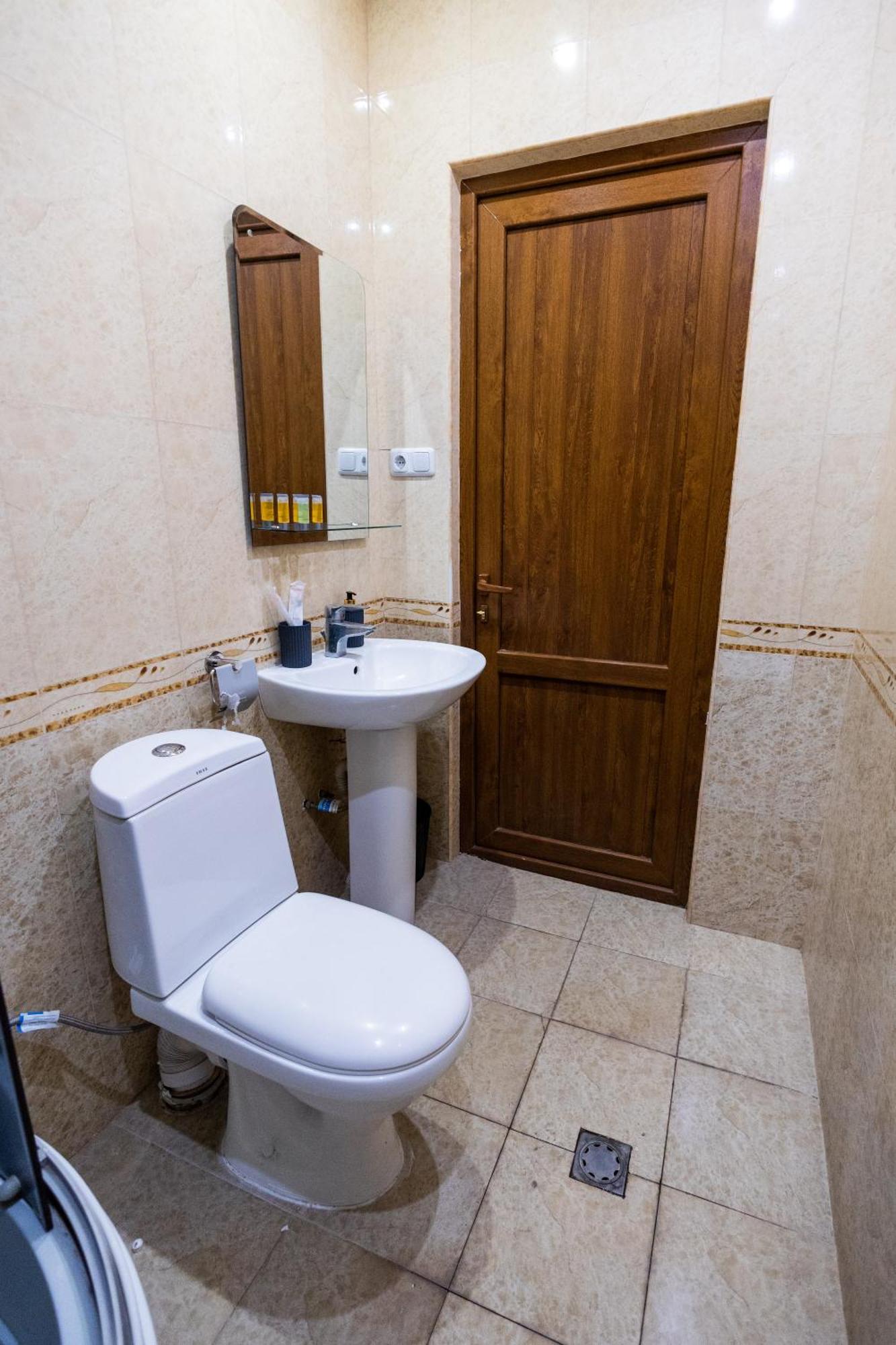 Yan Hotel Erywań Zewnętrze zdjęcie