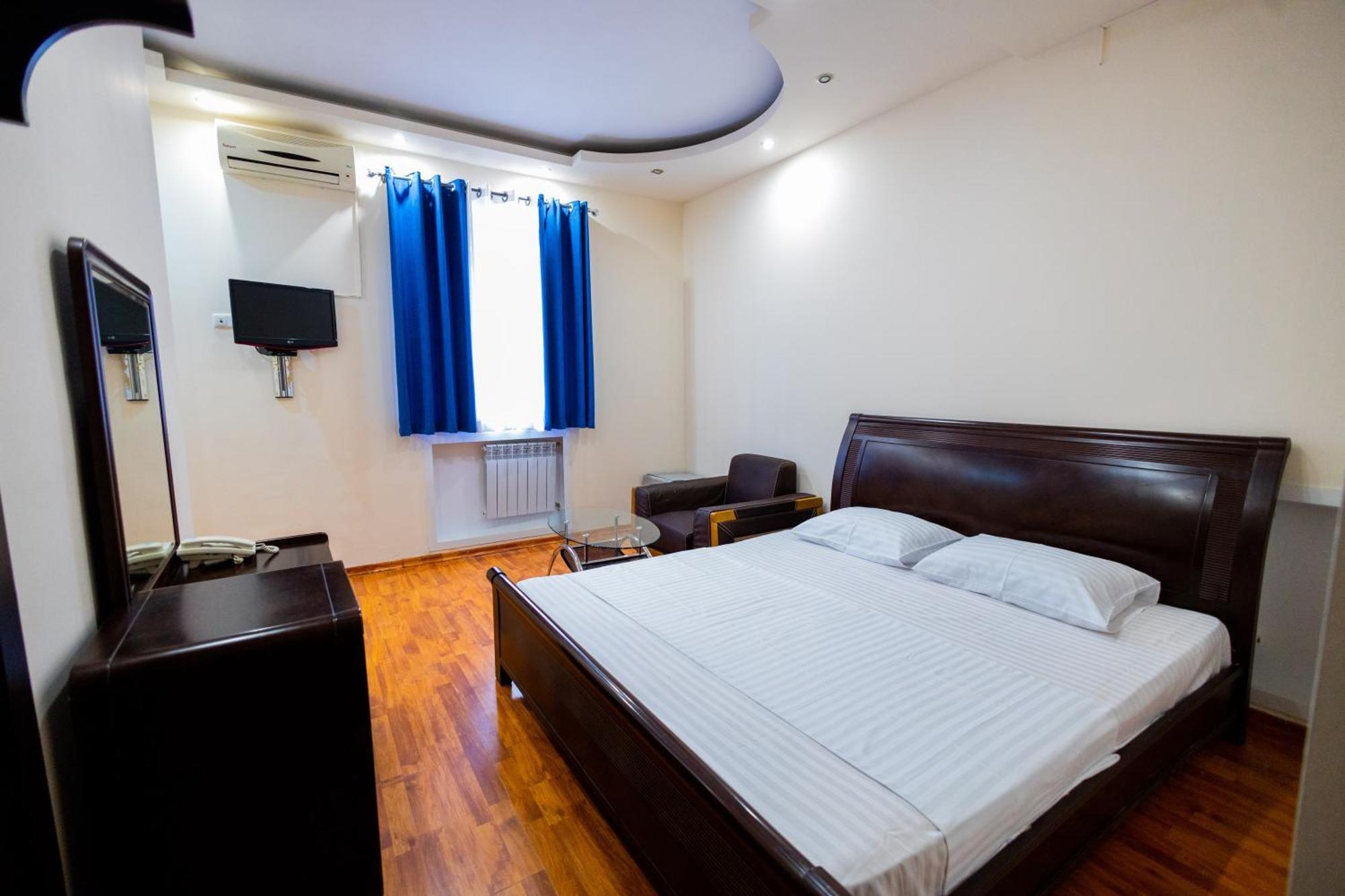 Yan Hotel Erywań Zewnętrze zdjęcie