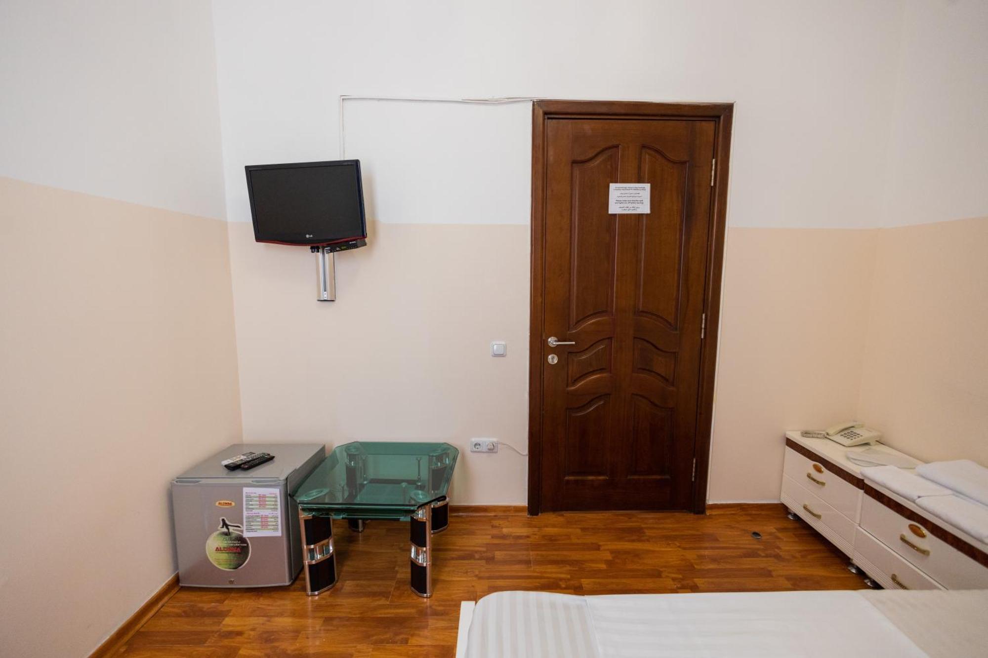 Yan Hotel Erywań Zewnętrze zdjęcie