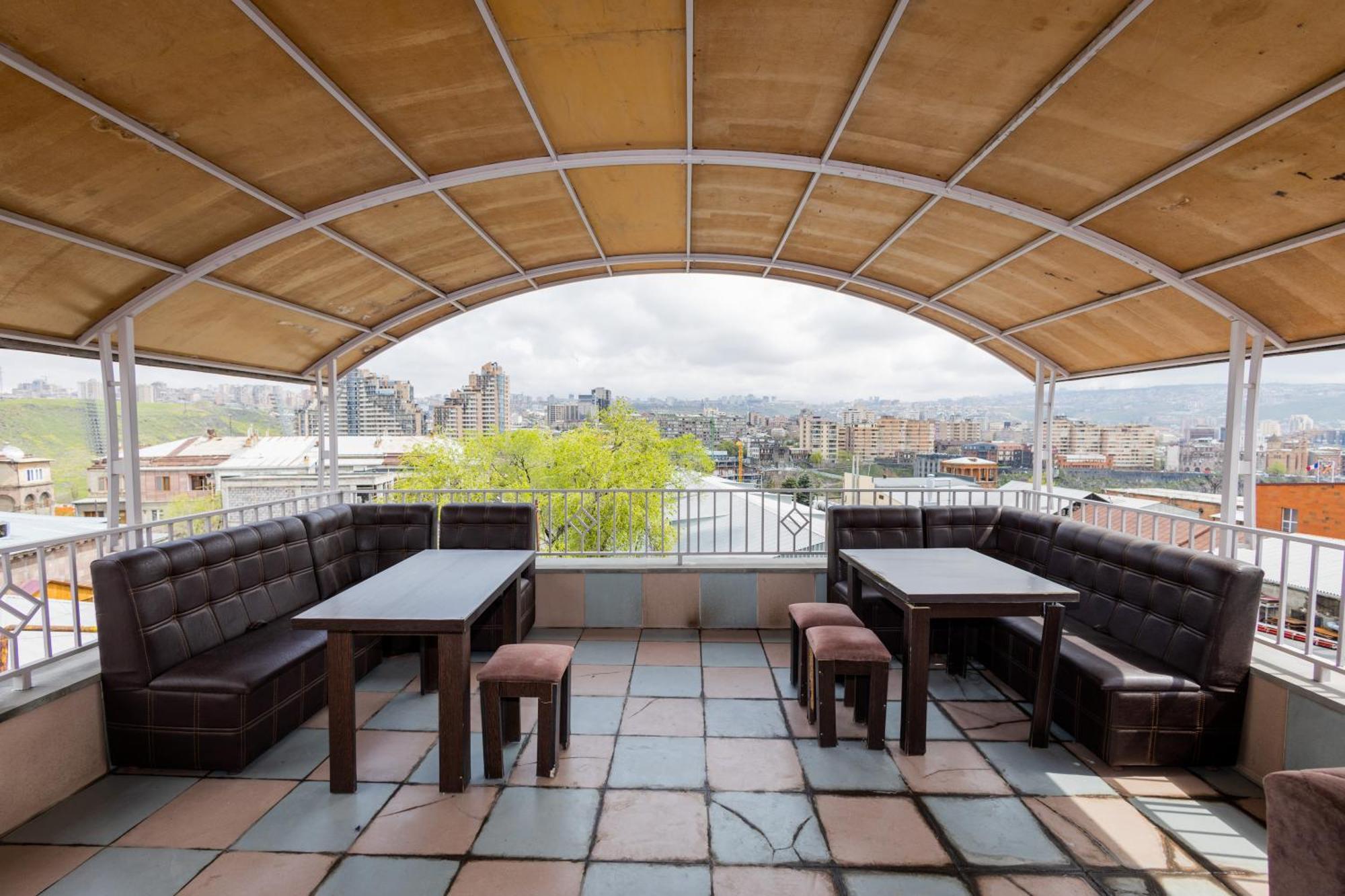 Yan Hotel Erywań Zewnętrze zdjęcie