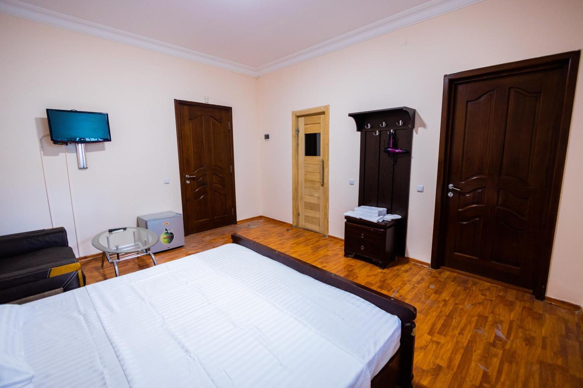 Yan Hotel Erywań Zewnętrze zdjęcie