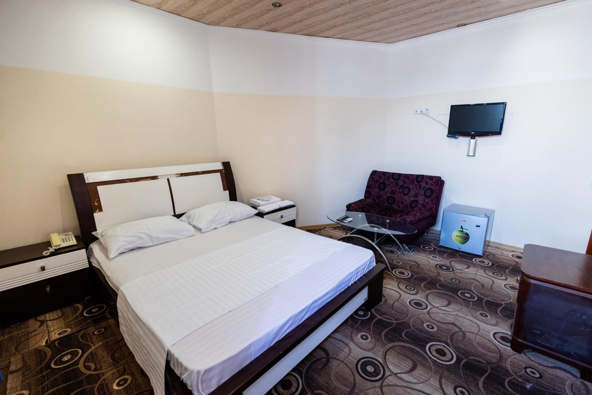 Yan Hotel Erywań Zewnętrze zdjęcie