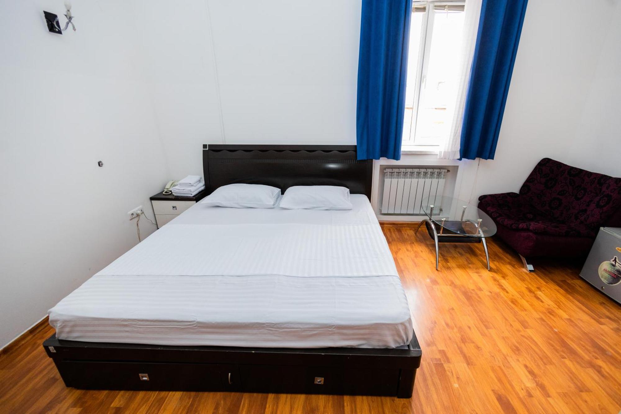 Yan Hotel Erywań Zewnętrze zdjęcie