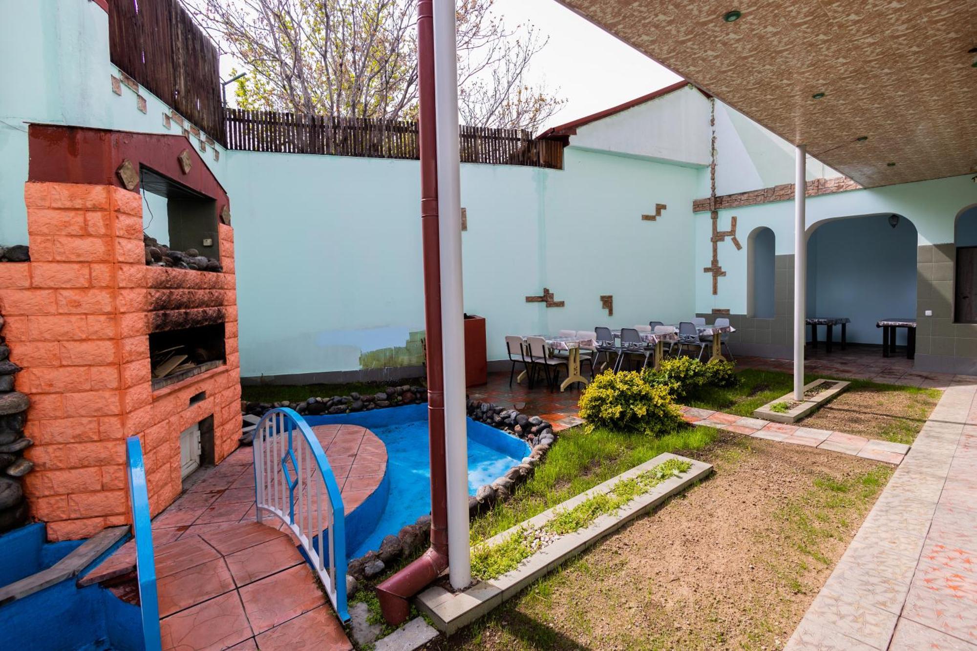 Yan Hotel Erywań Zewnętrze zdjęcie