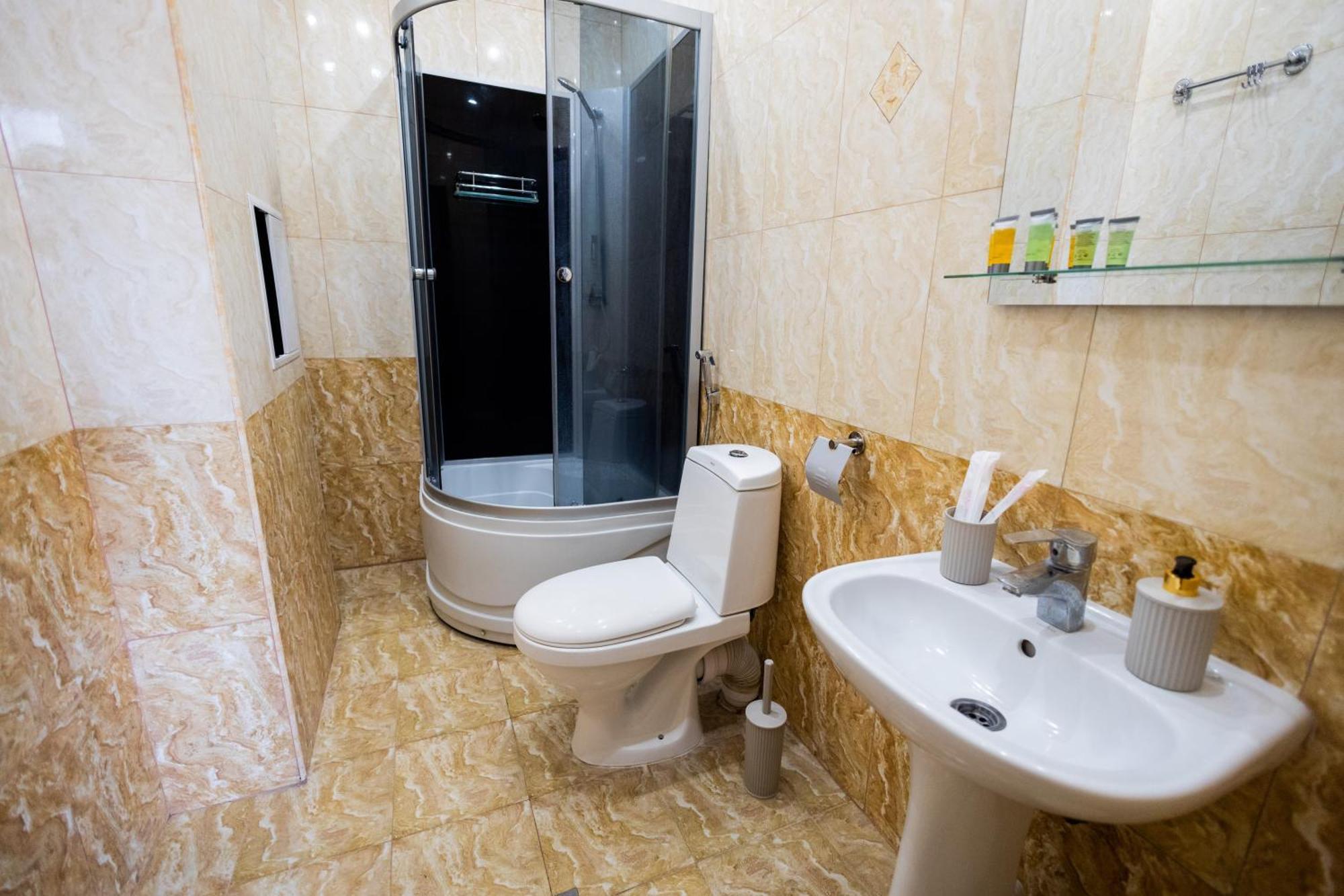 Yan Hotel Erywań Zewnętrze zdjęcie