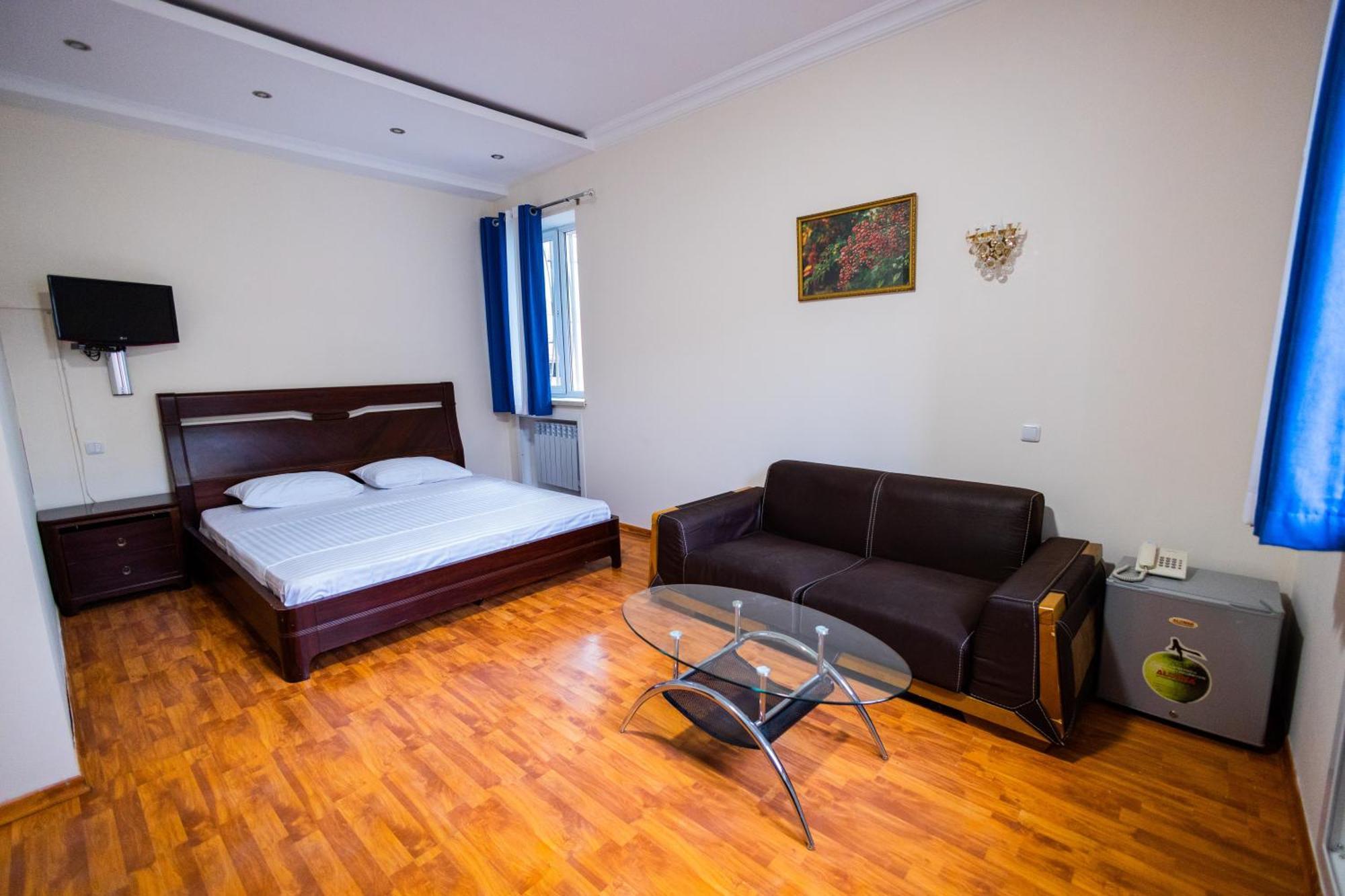 Yan Hotel Erywań Zewnętrze zdjęcie